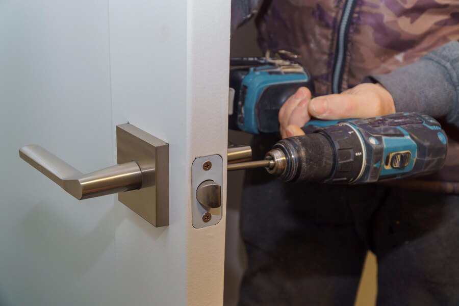 What to Look for in a Commercial Locksmith Calgary
